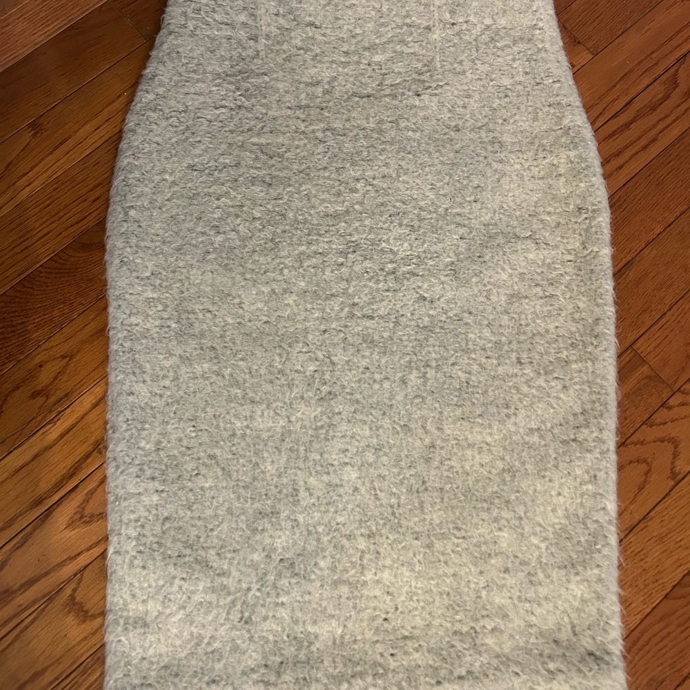 Zara Elegant Cream Women's Skirt, beautiful. Warm 🔥🥰